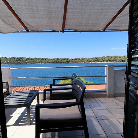 Apartman Karbuni By The Sea - One Bedroom With Terrace And Sea View A4