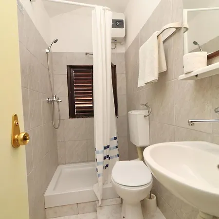 Karbuni By The Sea - One Bedroom With Terrace And Sea View A4 Blato (Korcula)