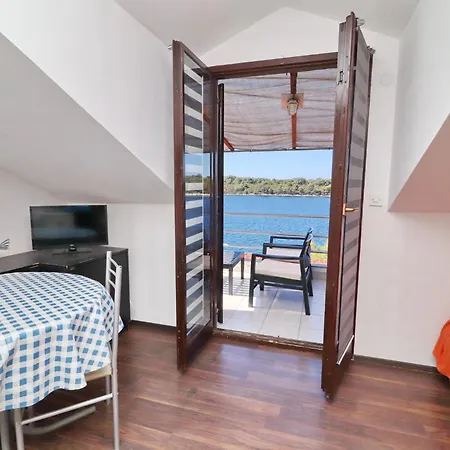 Apartment Karbuni By The Sea - One Bedroom With Terrace And Sea View A4 *