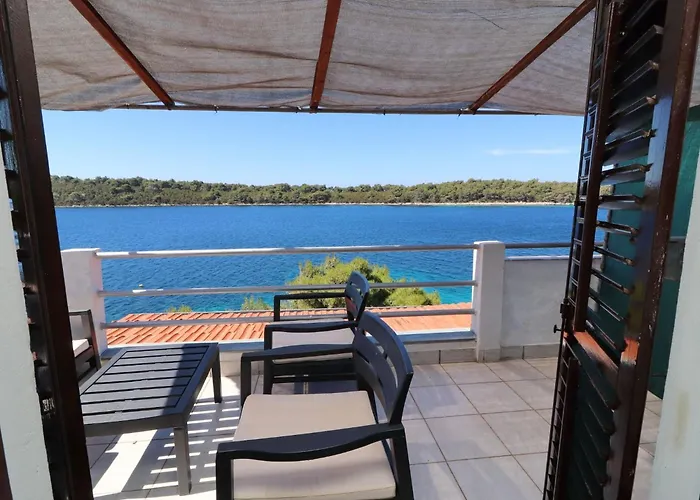 Karbuni By The Sea - One Bedroom With Terrace And Sea View A4 * Blato (Korcula)